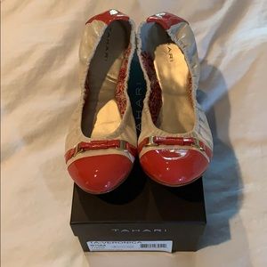 Tahari Veronica Flats - Ivory/Coral Sea